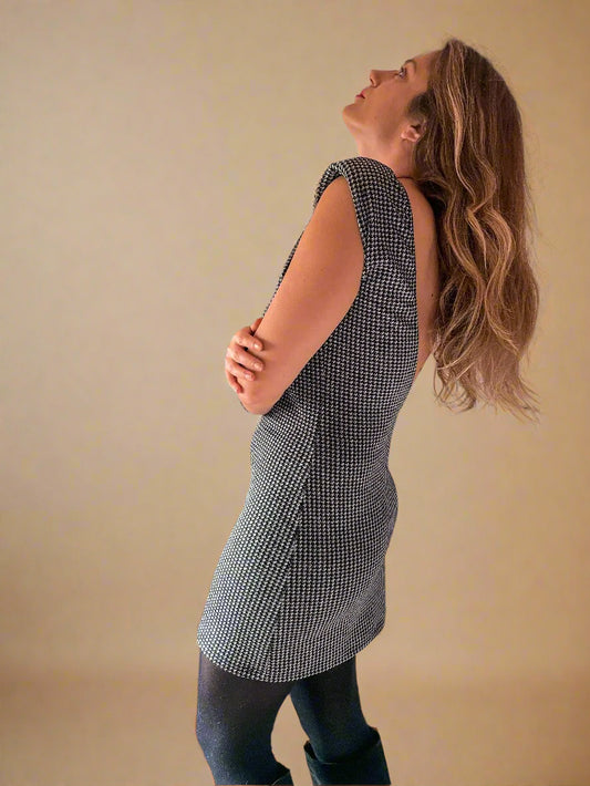 Μίνι φόρεμα με ανοιχτή πλάτη Roby