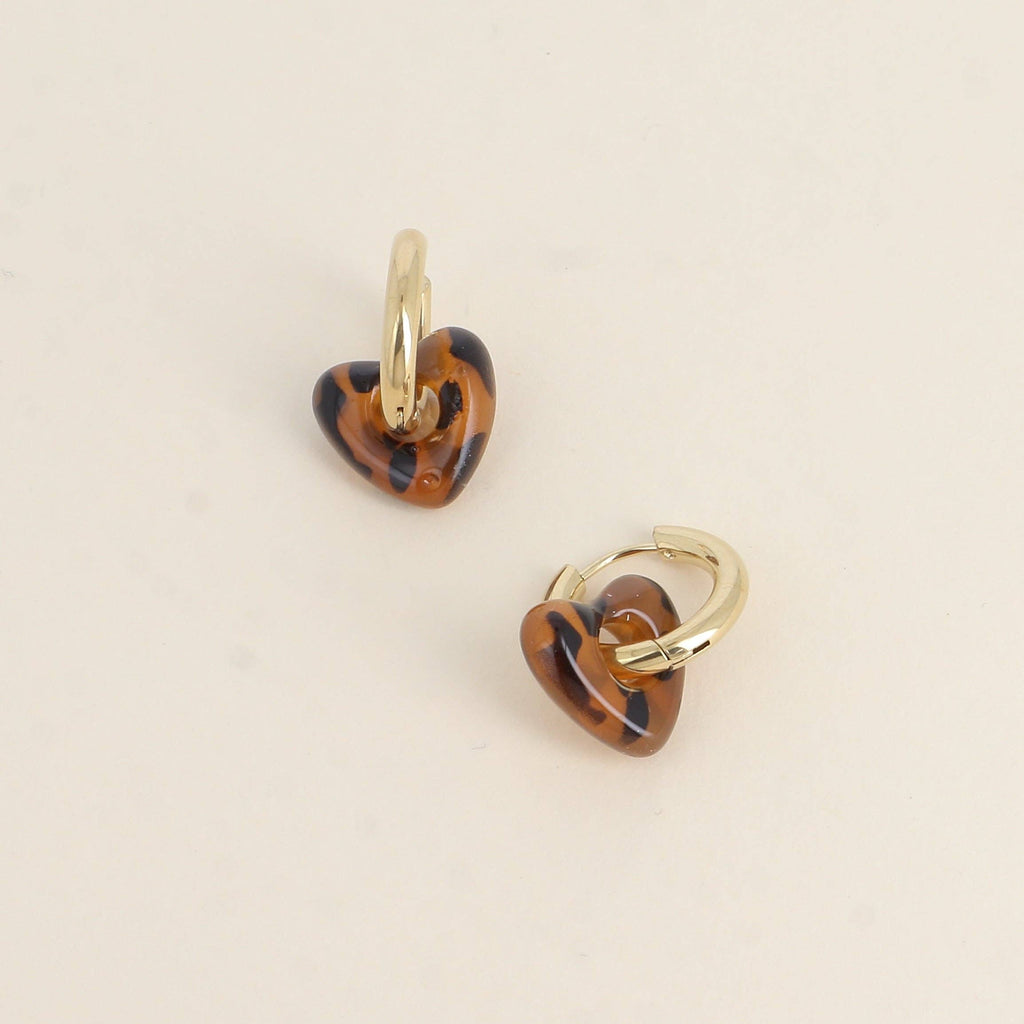 Hoop earrings — resin heart: Gold / Leopard