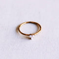 Minimalistic ring with 3 mini pearls - gold