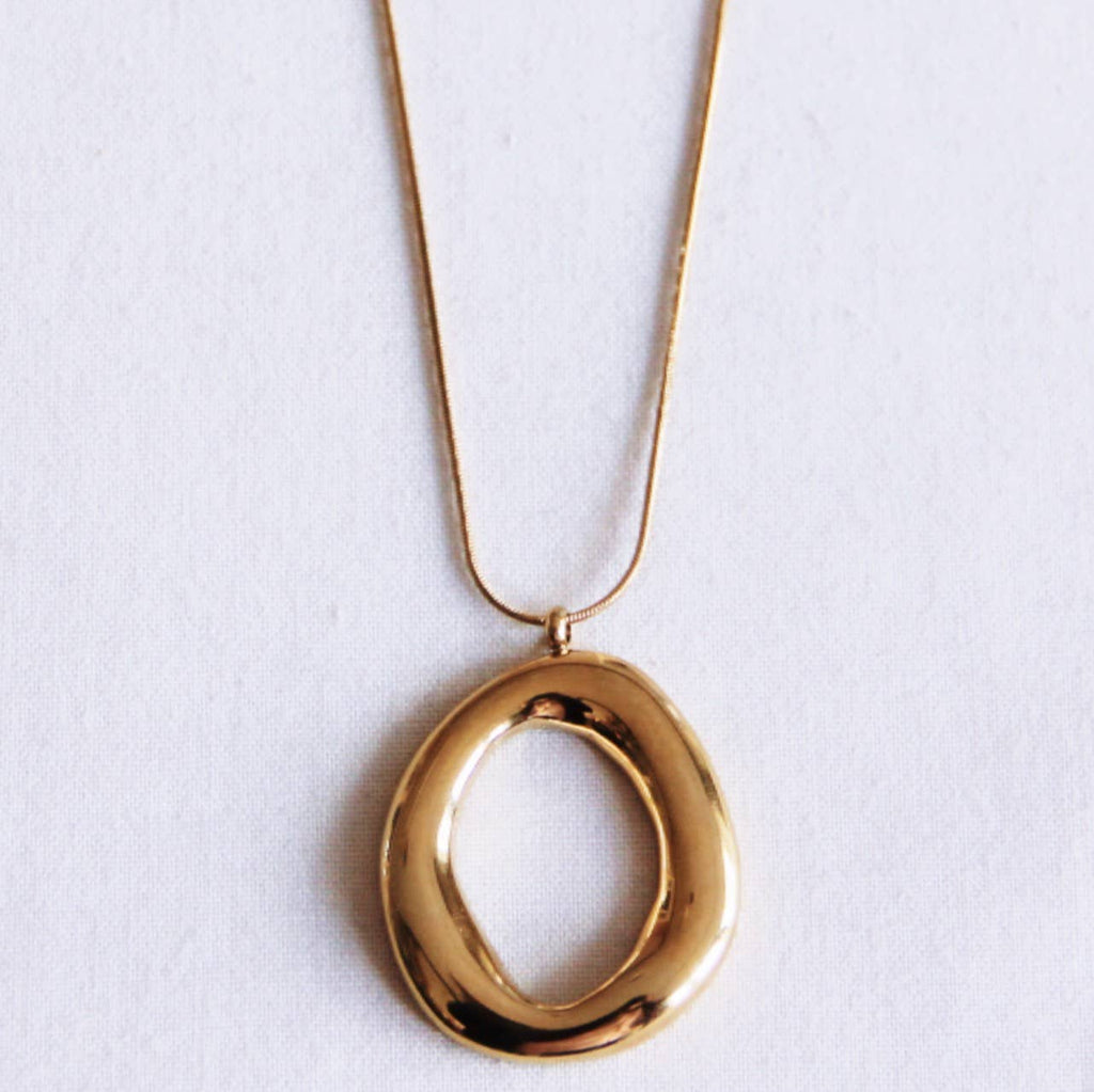 Delicate snake necklace with oval statement pendant