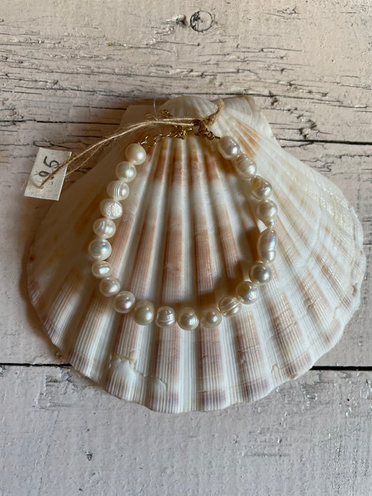 Handmade Pearl Beaded Pendant Bracelet