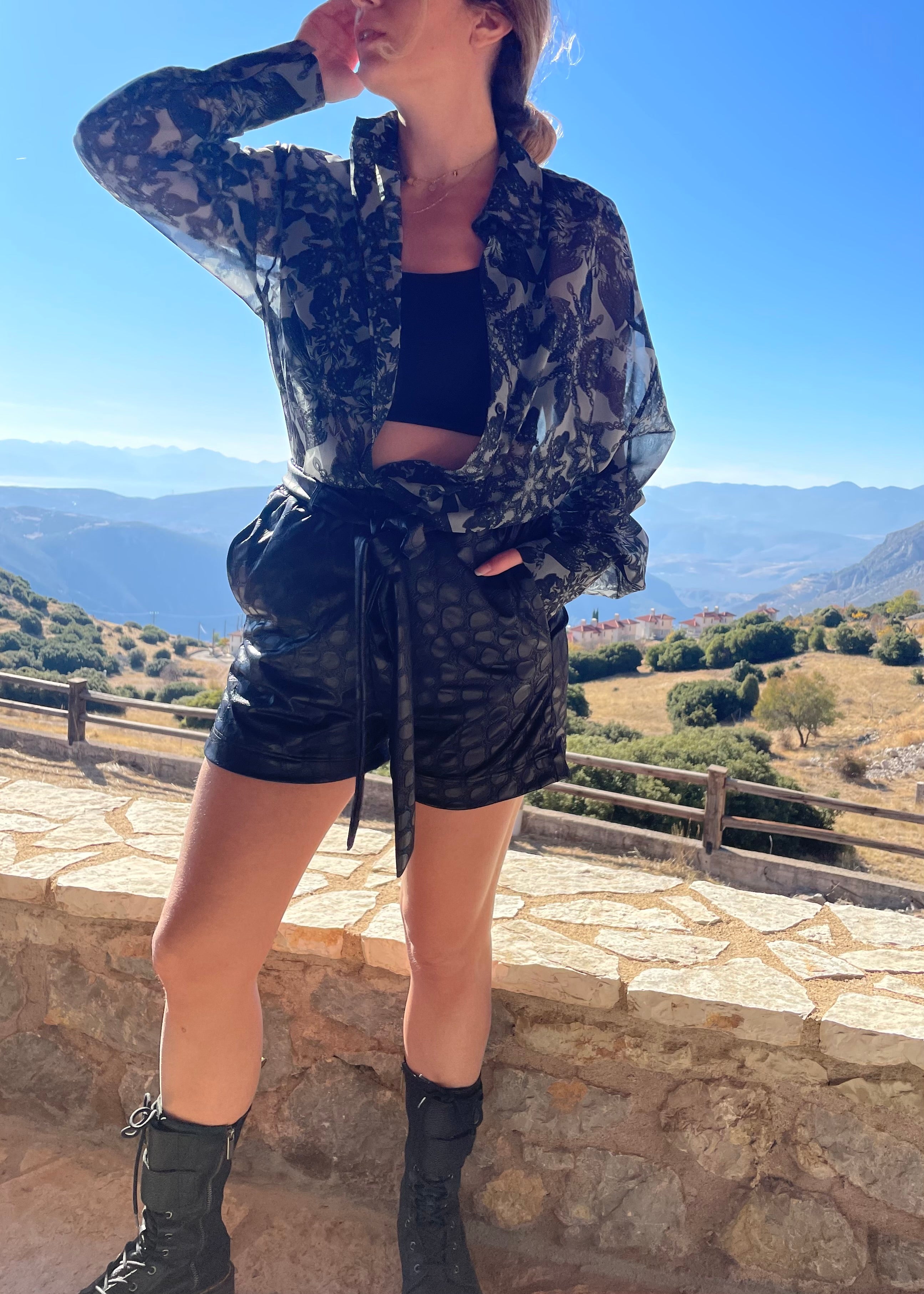 Μαύρο σορτς κροκό