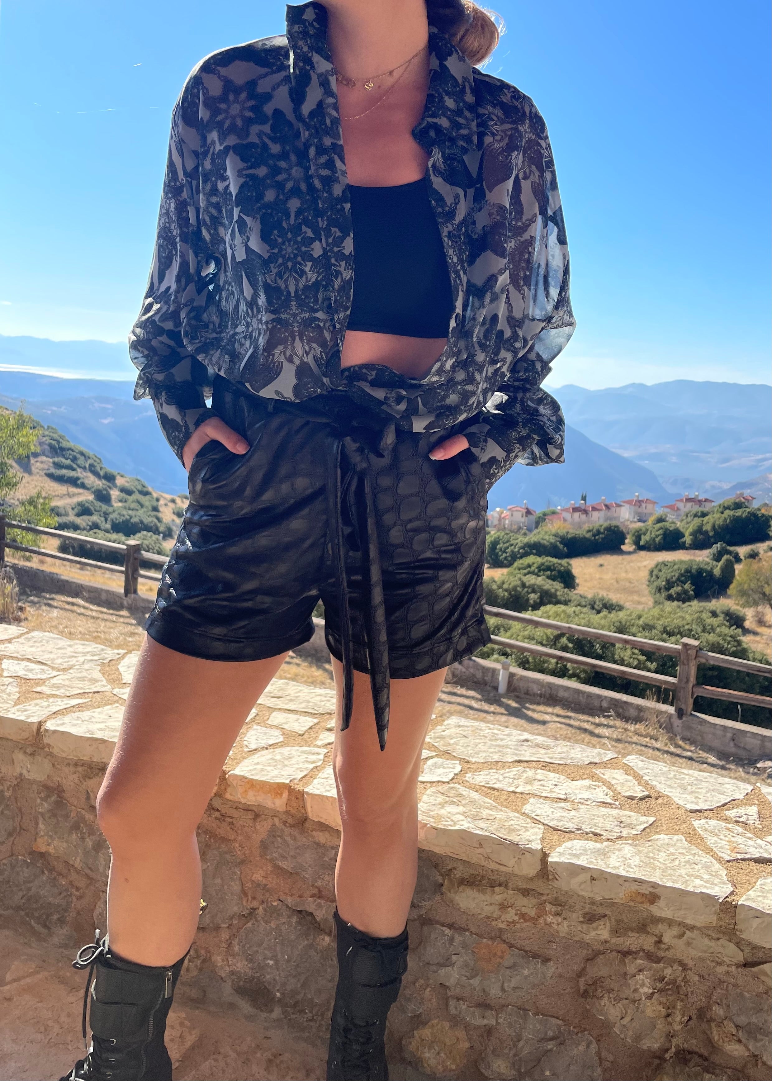 Μαύρο σορτς κροκό