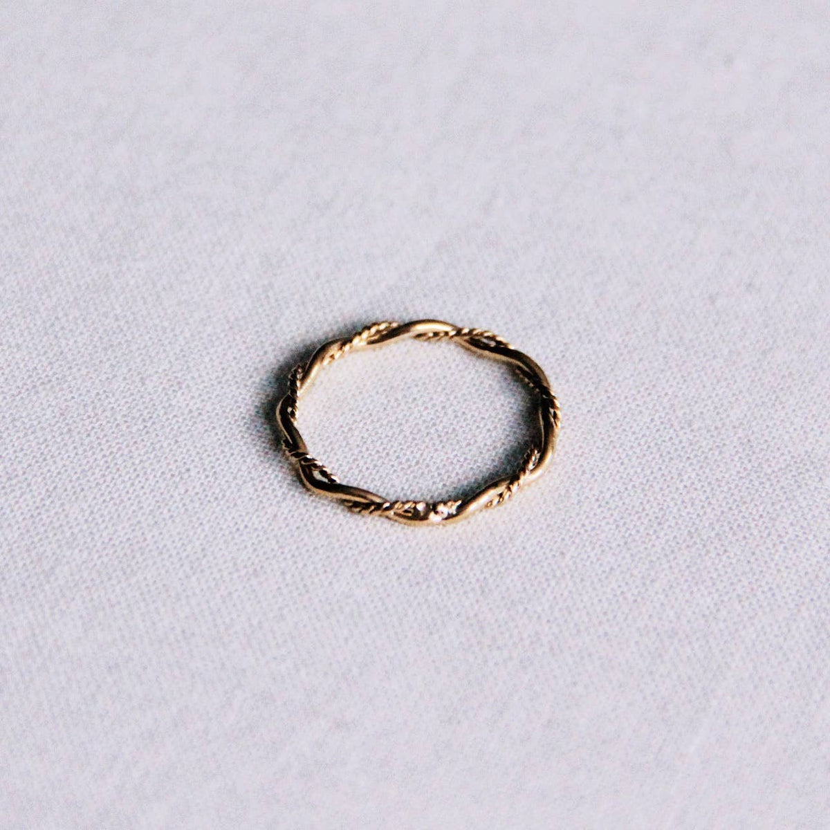 Stainless steel minimalist braided ring - gold