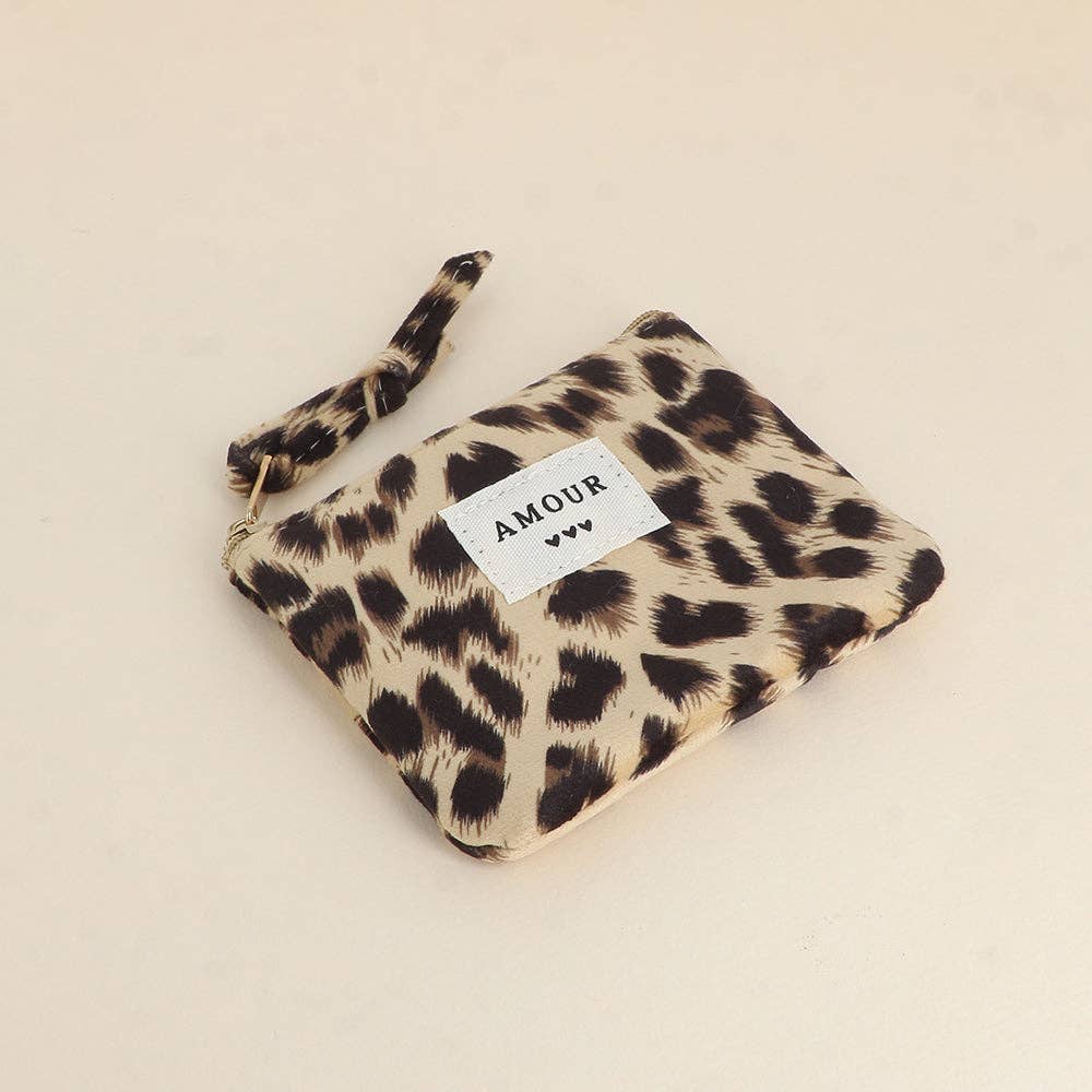 Coin purse - leopard, the word "LOVE" and 3 hearts: Leopard