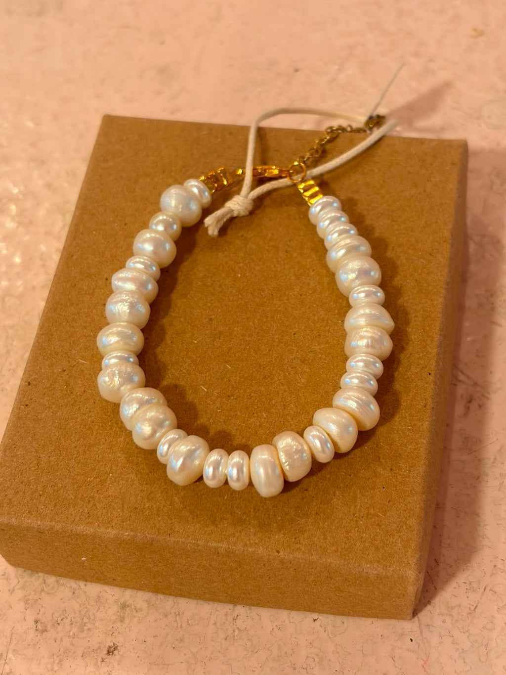 Handmade pearl bracelet (012)