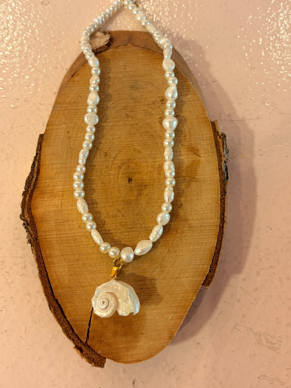 Handmade Freshwater Pearl Necklace with Seashell Pendant (021)