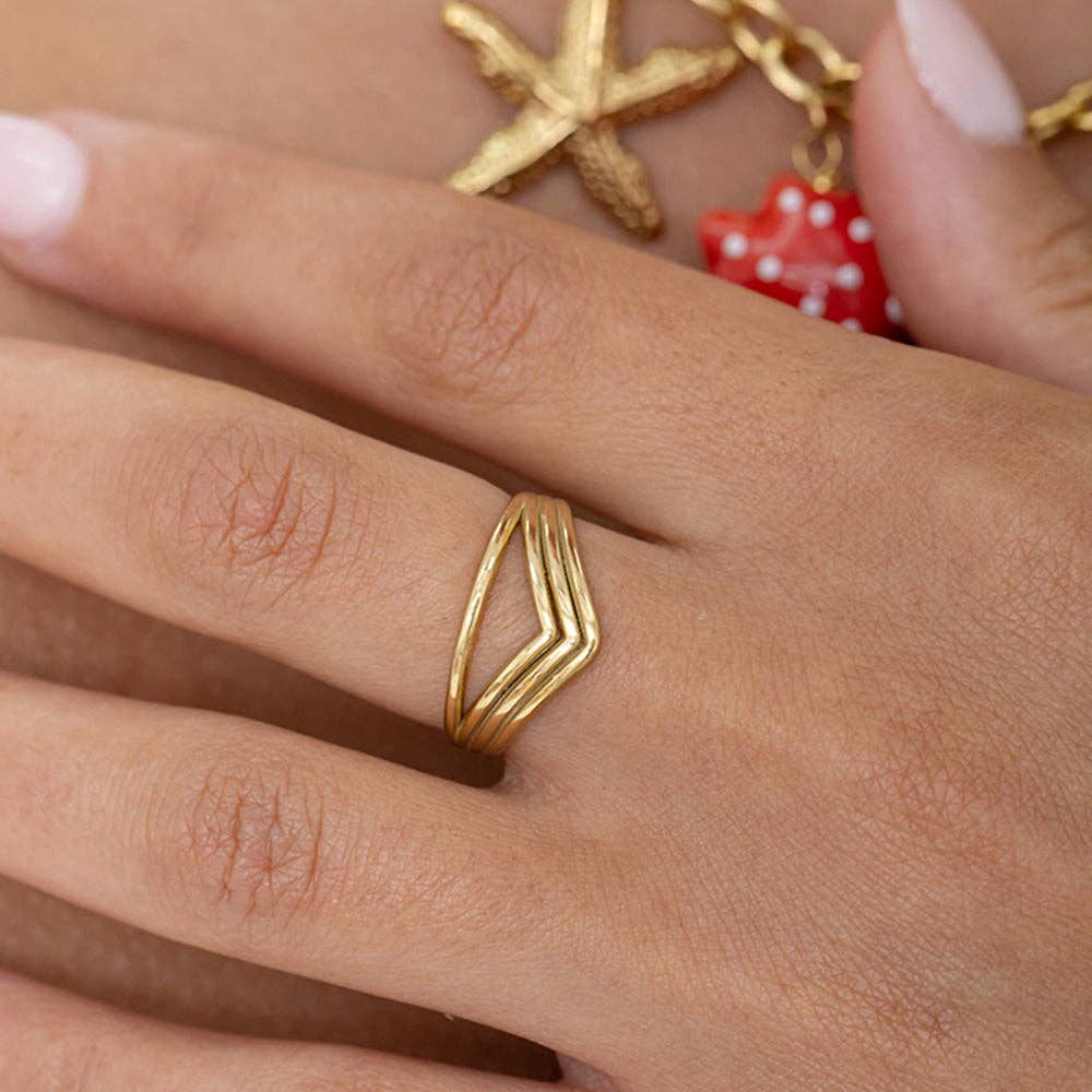 Ring - 4 rows, bar and V: Gold