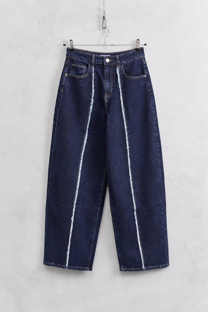 Frayed seam blue denim jeans