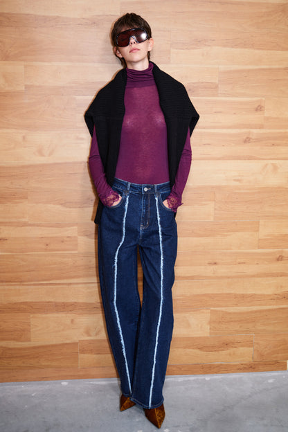 Frayed seam blue denim jeans