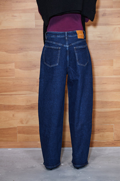 Frayed seam blue denim jeans