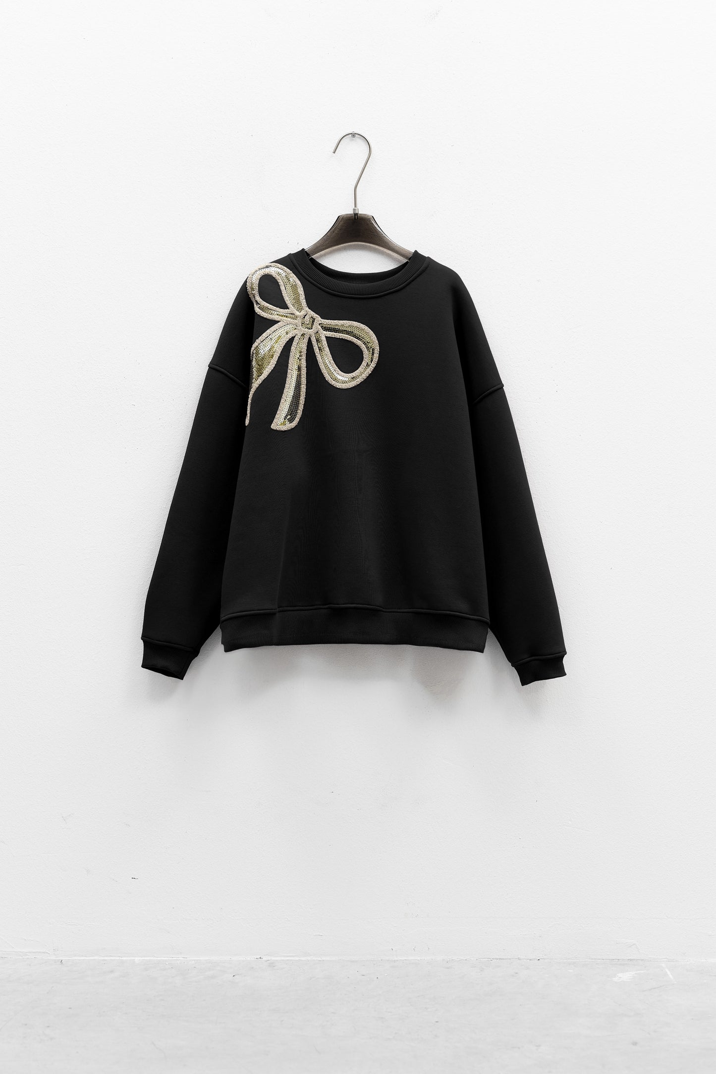 Embroidered Bow Sweatshirt (pre-order)