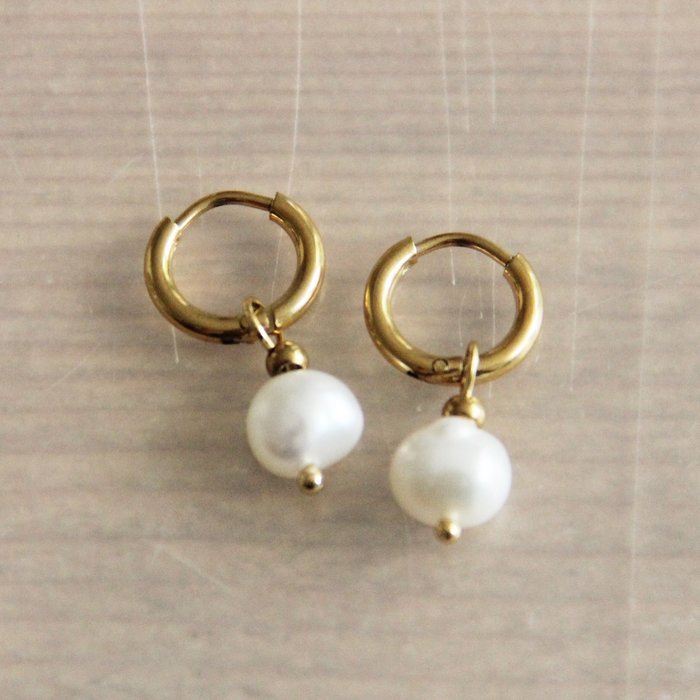 Stainless steel creole with freshwater pearl drop - gold